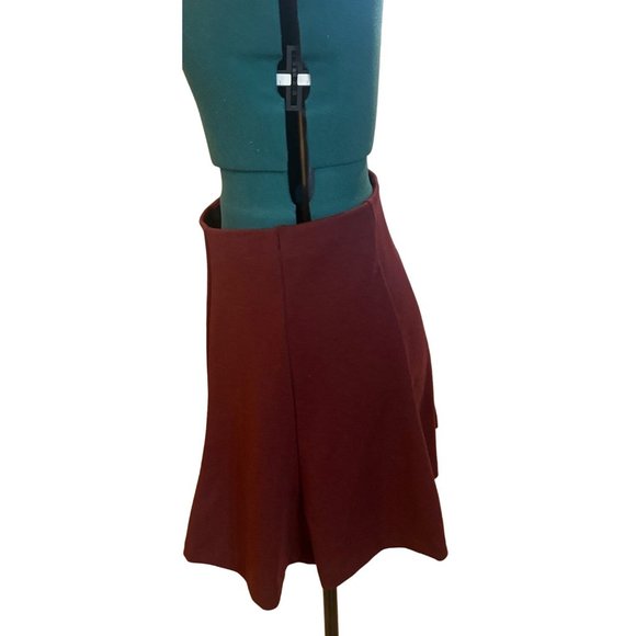 Women’s Old Navy Brand Flared Skirt Red Polyester Blend Junior's Size Medium - Picture 2 of 12